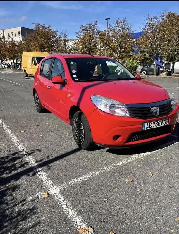 Occasion 2009 Dacia Sandero Ambiance Berline | 2 200 € (Prix juste) - Image 1/4