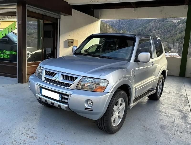 Argent Occasion 2005 Mitsubishi Pajero SUV | 13 900 € - Image 1/4