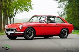 Rouge Occasion 1975 MG B GT Coupé | 29 500 € - Image 1/4