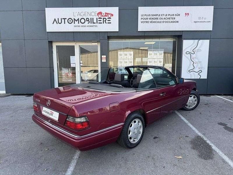 Occasion Mercedes E220 151 ch (111 kW) 1993 Rouge Cabriolet