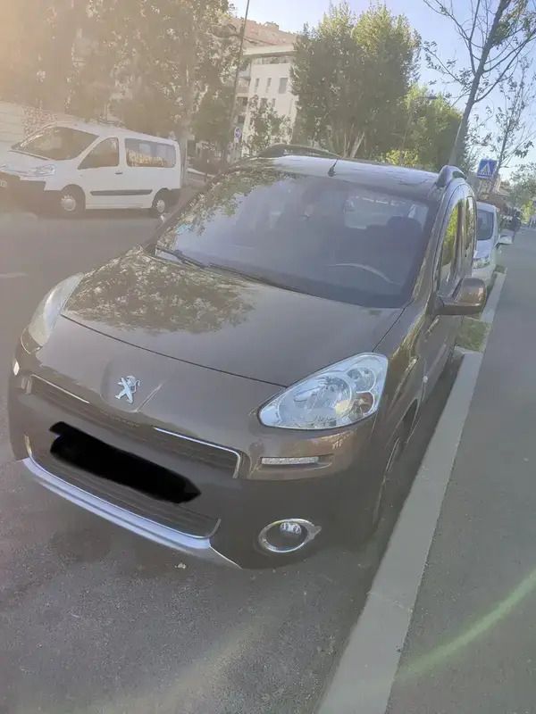 Image 2/4