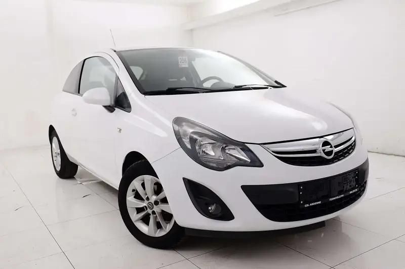 Blanc Utilisé 2015 Opel Corsa Berline | 5 900 € (Prix juste) - Image 1/4