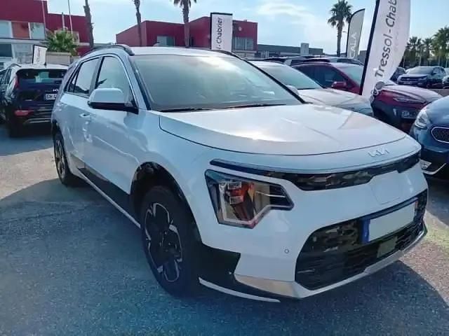 Clean white Occasion 2023 Kia e-Niro Premium SUV | 24 512 € (Bon prix) - Image 1/2