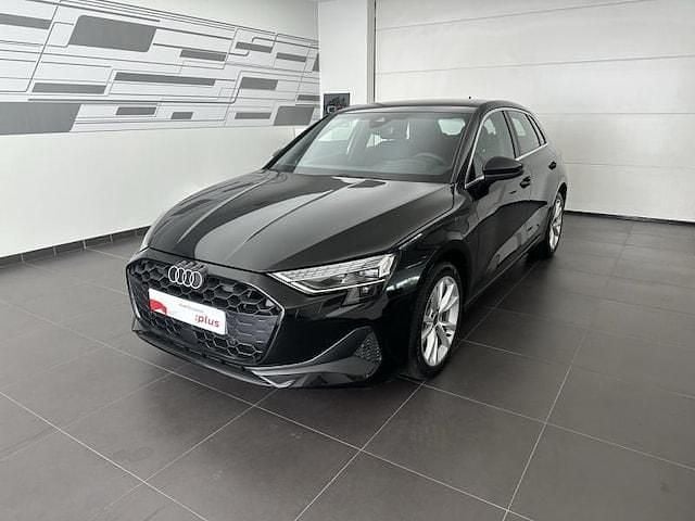 Noir mythic métallisé Nouvelle 2025 Audi A3 Sportback e-tron Business Berline | 42 590 € - Image 1/4