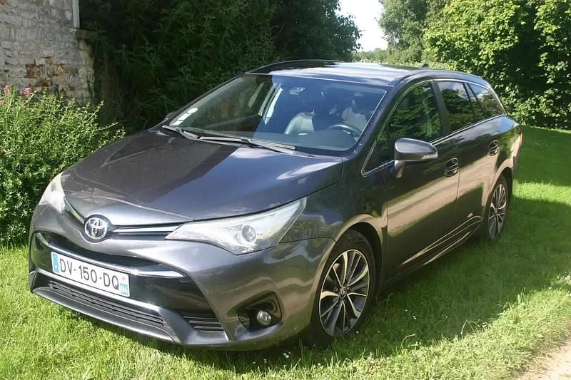 Gris Occasion 2015 Toyota Avensis Break | 9 500 € - Image 1/4