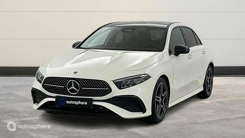 Blanc Utilisé 2025 Mercedes A200 AMG line Berline | 38 999 € (Prix juste) - Image 1/4