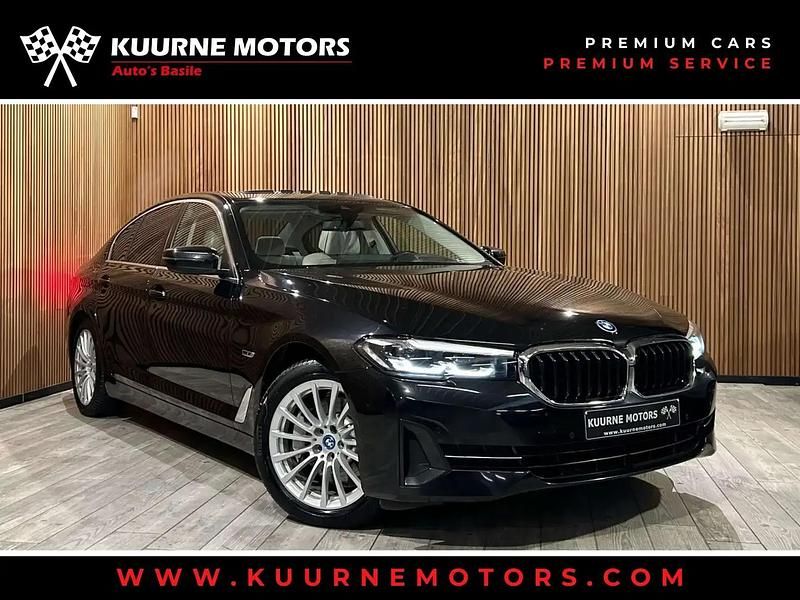 Noir Utilisé 2021 BMW 530e Sport Line Berline | 32 900 € (Prix juste) - Image 1/4