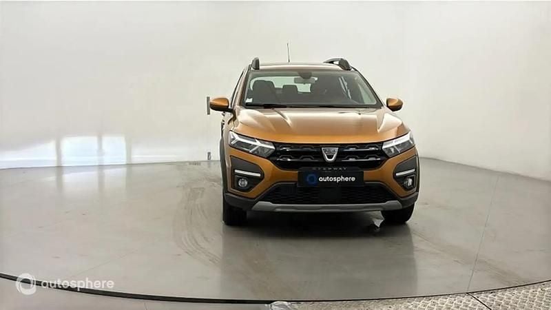 Occasion Dacia Sandero Essentiel 92 ch (67 kW) 2022 Orange Berline