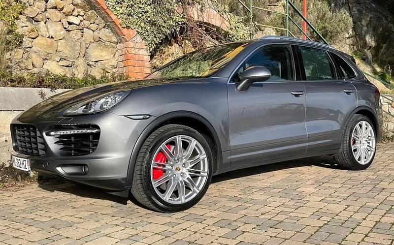 Gris Utilisé 2010 Porsche Cayenne Turbo SUV | 29 990 € - Image 1/4