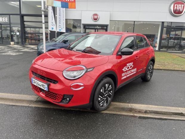 Rouge Utilisé 2023 Fiat 600E Red | 25 899 € (Prix juste) - Image 1/4