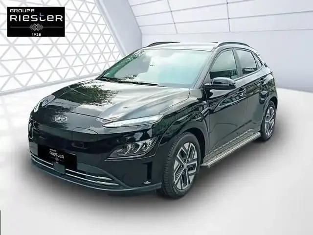 Noir Utilisé 2022 Hyundai Kona SUV | 23 180 € (Prix juste) - Image 1/4