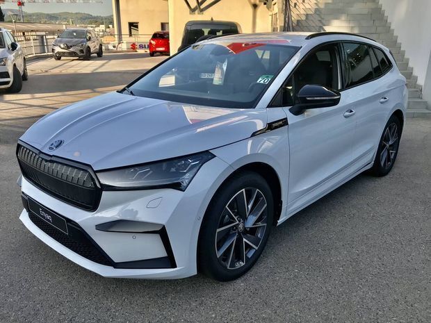Blanc Utilisé 2023 Skoda Enyaq iV SportLine SUV | 34 990 € (Prix juste) - Image 1/4
