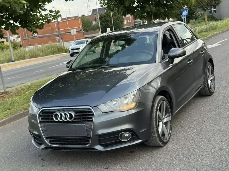 Gris Utilisé 2013 Audi A1 Sportback Sport Citadine | 3 950 € (Bon prix) - Image 1/4
