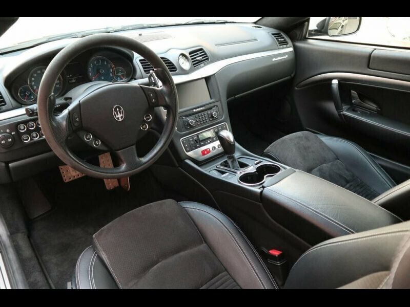 Image 2/4