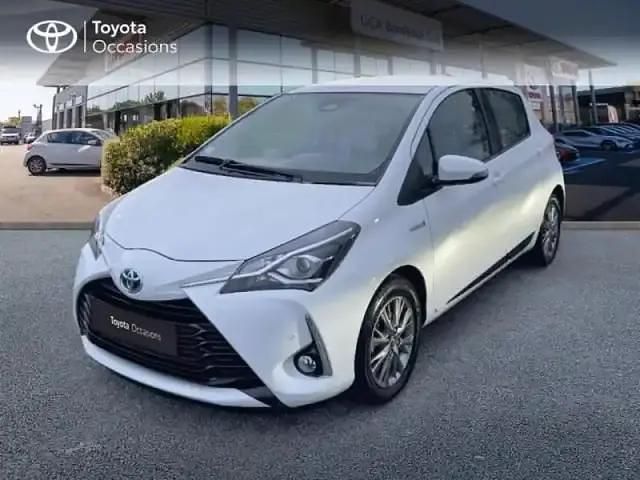 Blanc pur Occasion 2019 Toyota Yaris Hybrid Berline | 14 990 € (Bon prix) - Image 1/4