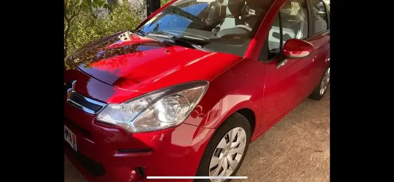 Rouge Utilisé 2015 Citroën C3 PureTech Citadine | 6 990 € - Image 1/4