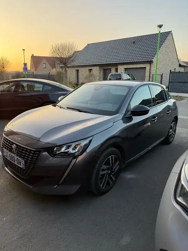 Utilisé 2022 Peugeot 208 Allure Citadine | 14 500 € (Bon prix) - Image 1/4