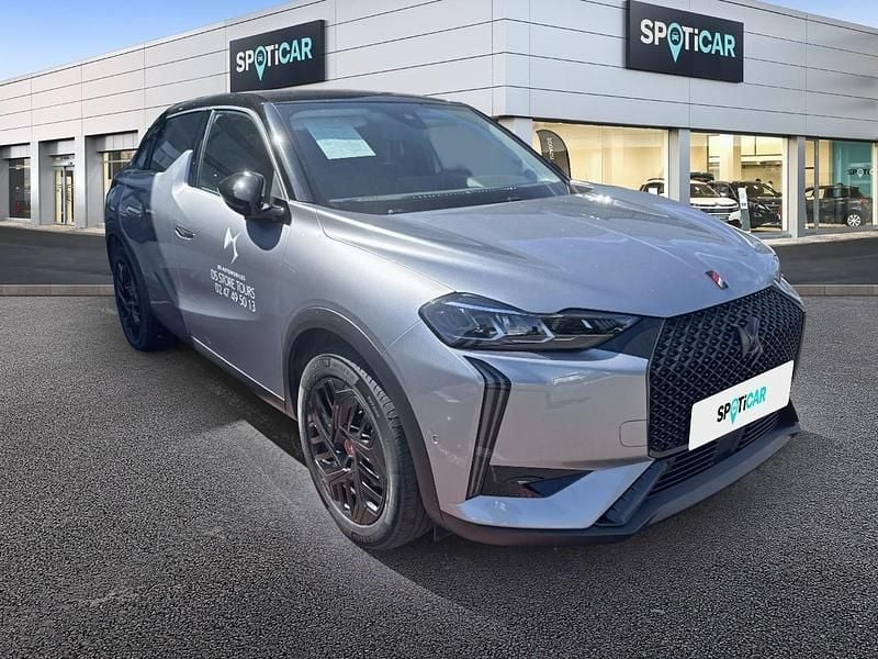 Gris Utilisé 2024 DS Automobiles DS3 Crossback E-Tense Performance Line Plus SUV | 28 490 € - Image 1/4