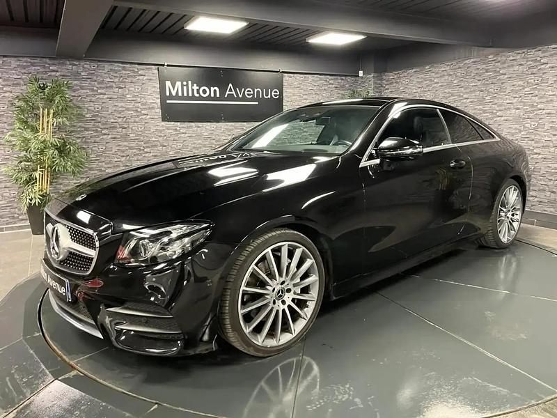 Noir Utilisé 2018 Mercedes E220 Sportline Coupé | 27 990 € (Prix juste) - Image 1/4