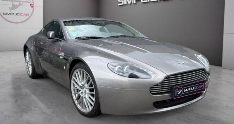 Utilisé 2008 Aston Martin V8 Vantage Coupé | 61 990 € (Prix juste) - Image 1/4
