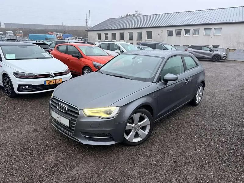Gris Occasion 2014 Audi A3 Ambition Berline | 12 900 € (Super prix) - Image 1/4