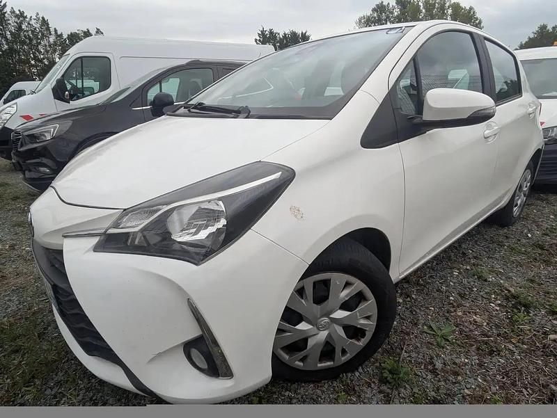 Blanc Occasion 2018 Toyota Yaris Business Edition Cabriolet | 9 480 € - Image 1/4