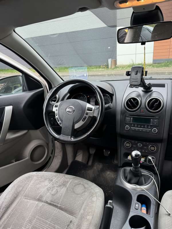 Image 3/4