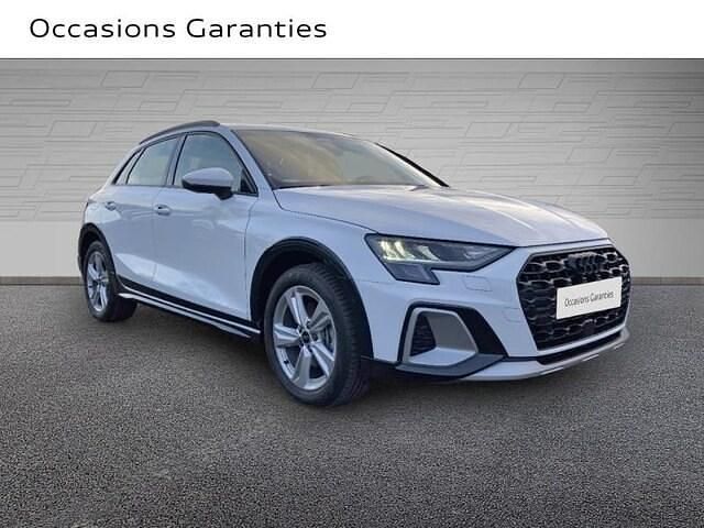 Nouvelle Audi A3 Design 150 ch (110 kW) 2026 Blanc arcona