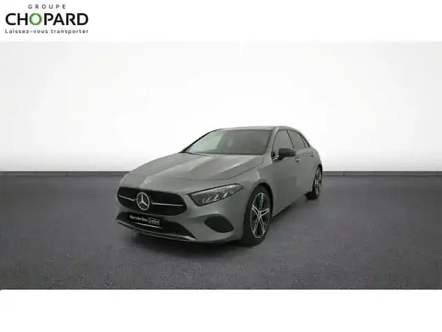 Gris Occasion 2025 Mercedes A180 Berline | 33 490 € (Prix juste) - Image 1/4