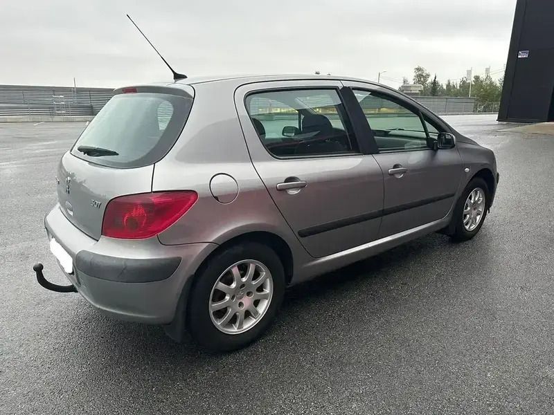 Image 2/4