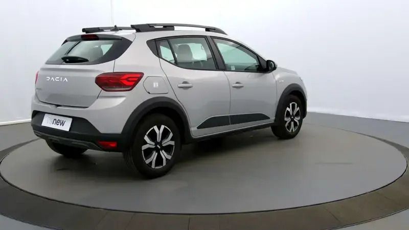Image 2/4