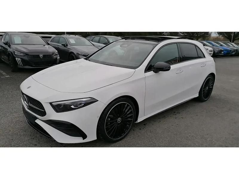 Nouvelle Mercedes A200 AMG line 150 ch (110 kW) 2025 Blanc Berline