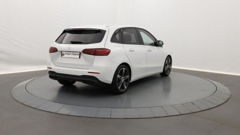 Occasion Mercedes B180 2023 Orange Monospace