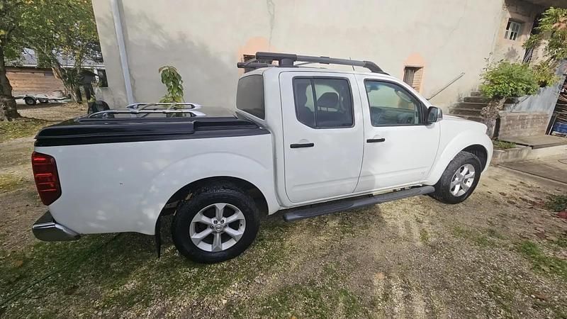 Blanc Occasion 2011 Nissan Navara Pick-up | 17 500 € (Prix assez cher) - Image 1/4