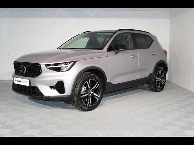 Utilisé 2025 Volvo XC40 SUV | 44 900 € - Image 1/4