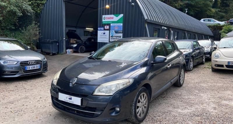 Gris Utilisé 2010 Renault Mégane III Berline | 6 500 € (Prix assez cher) - Image 1/4