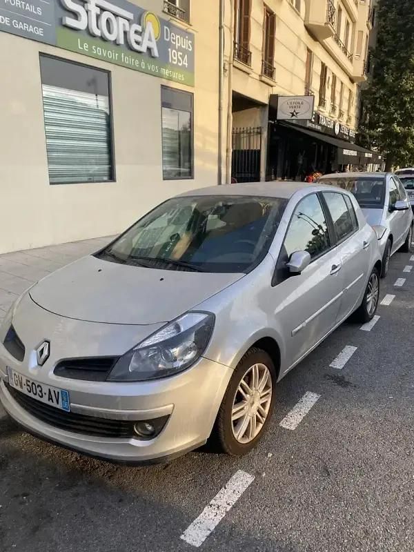 Utilisé 2007 Renault Clio II Initiale Berline | 5 800 € (Prix juste) - Image 1/4