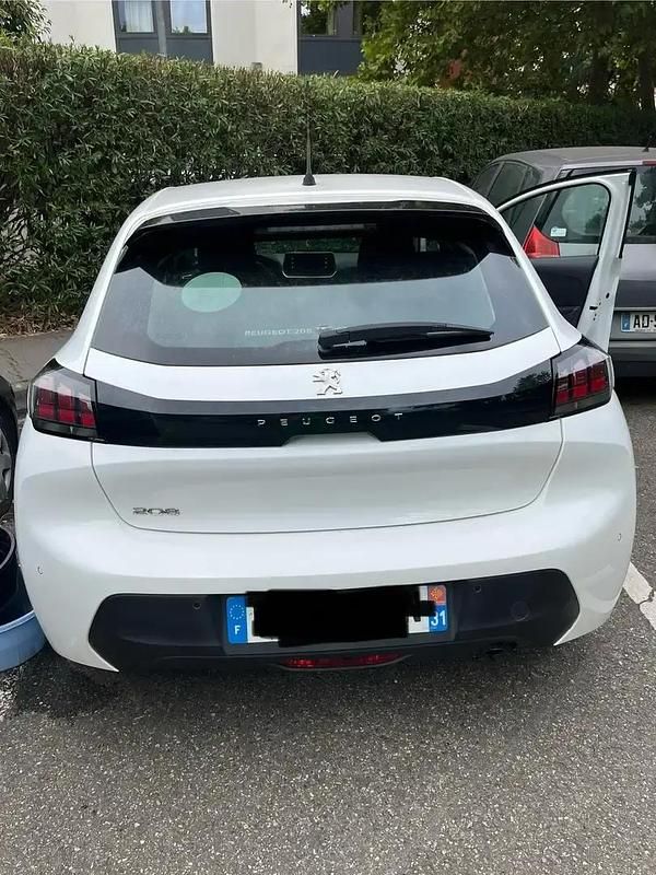 Blanc Utilisé 2020 Peugeot 208 Active Citadine | 9 000 € (Bon prix) - Image 1/4