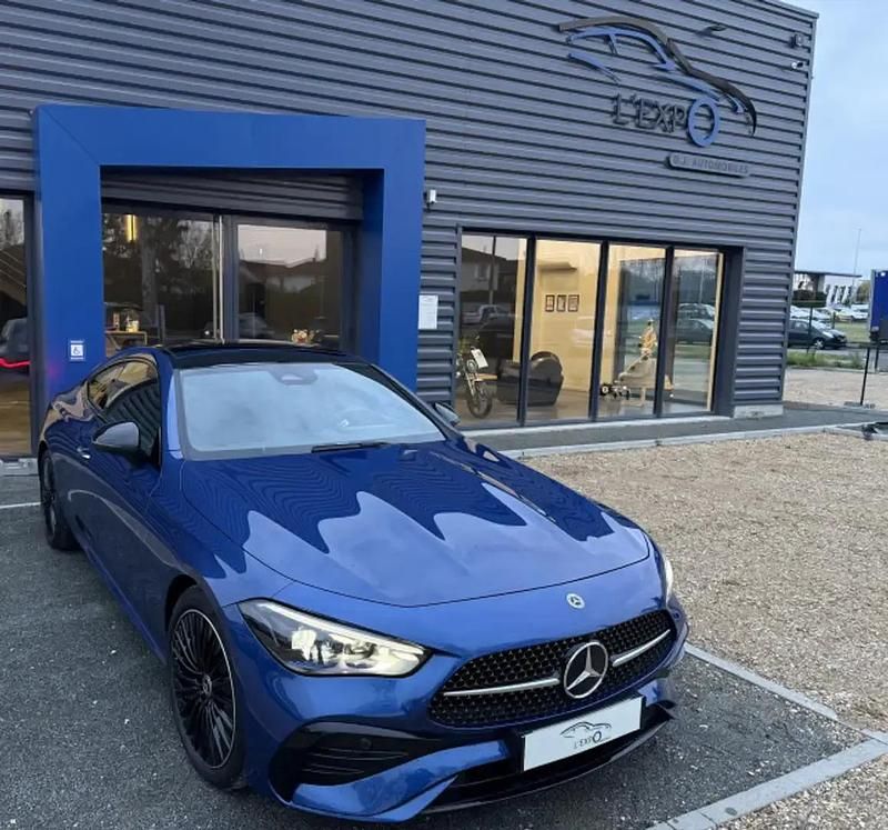 Bleu Utilisé 2023 Mercedes 220 AMG line Coupé | 61 900 € - Image 1/4