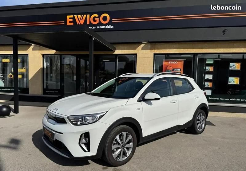 Blanc Nouvelle 2024 Kia Stonic Active SUV | 18 990 € (Prix juste) - Image 1/4