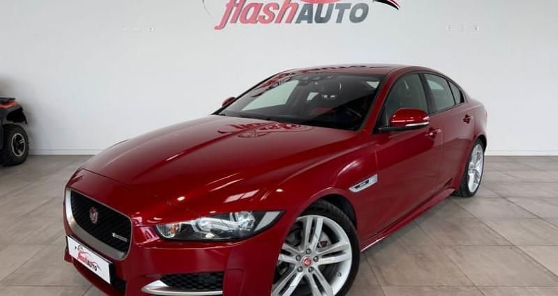 Rouge Utilisé 2015 Jaguar XE R-Sport Berline | 15 900 € (Prix juste) - Image 1/4