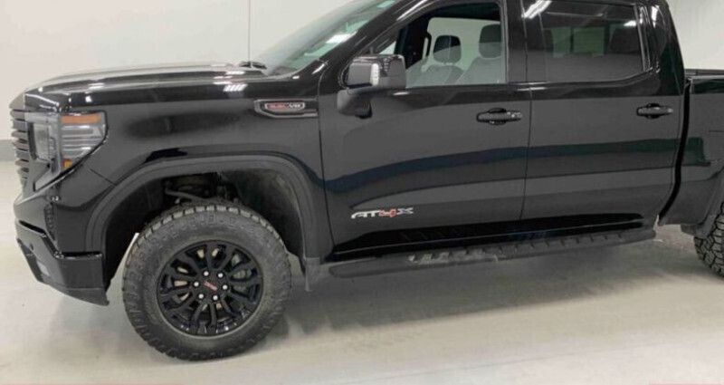 Noir Utilisé 2022 GMC Sierra SUV | 70 269 € - Image 1/4