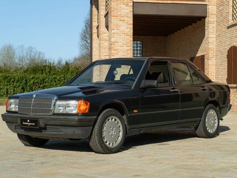 Gris Utilisé 1988 Mercedes 190 Berline | 18 000 € - Image 1/4