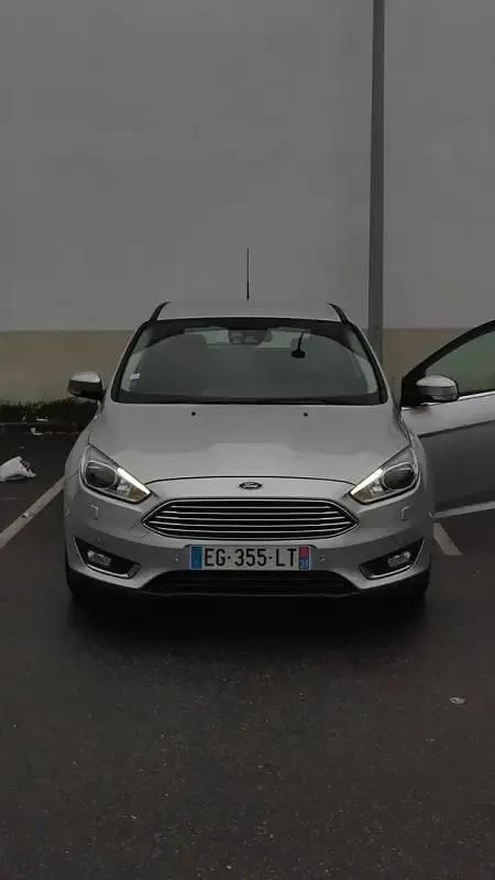 Utilisé 2016 Ford Focus Titanium Berline | 9 099 € (Prix juste) - Image 1/4