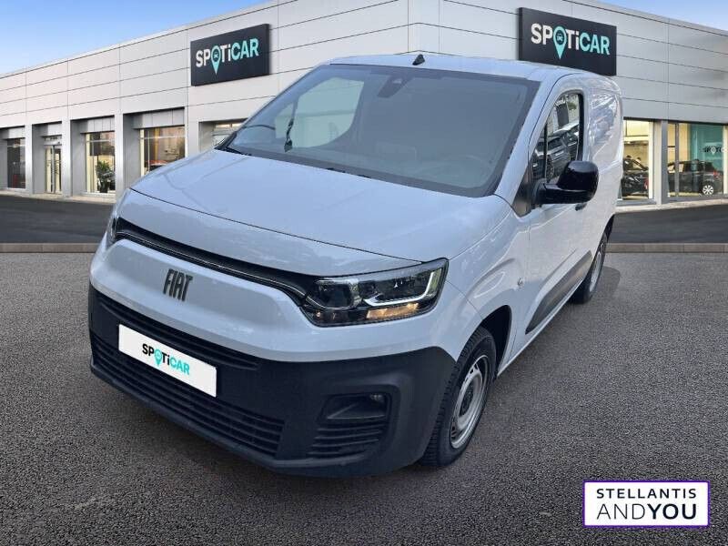 Blanc Utilisé 2023 Fiat Doblò S Monospace | 15 790 € - Image 1/4