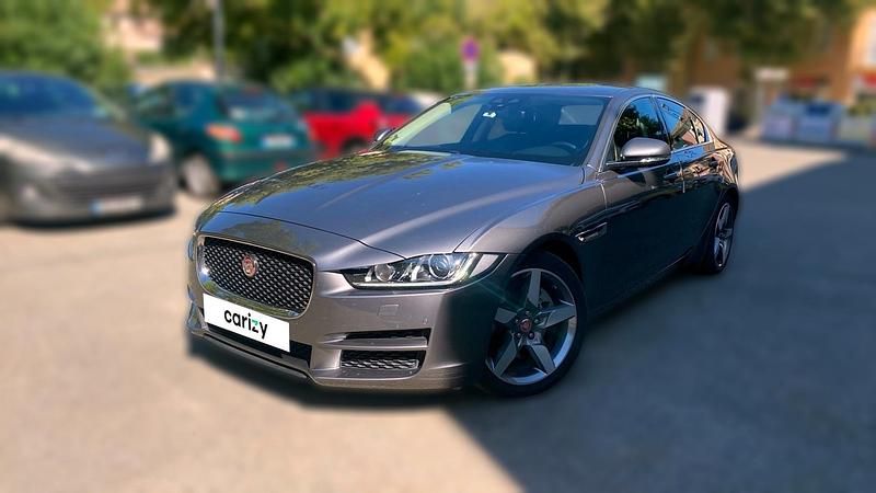 Gris Occasion 2019 Jaguar XE R-Dynamic Berline | 22 490 € (Prix juste) - Image 1/4