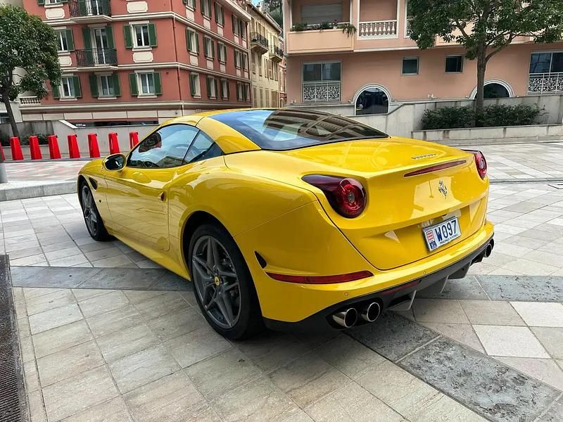 Jaune Occasion 2015 Ferrari California Cabriolet | 142 900 € - Image 1/4