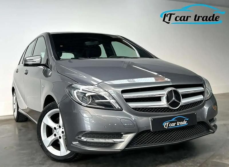 Gris Utilisé 2012 Mercedes B180 Avantgarde Monospace | 9 950 € (Prix assez cher) - Image 1/4