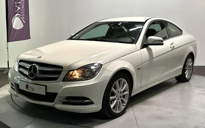 Blanc Utilisé 2011 Mercedes CL220 Coupé | 10 999 € - Image 1/4
