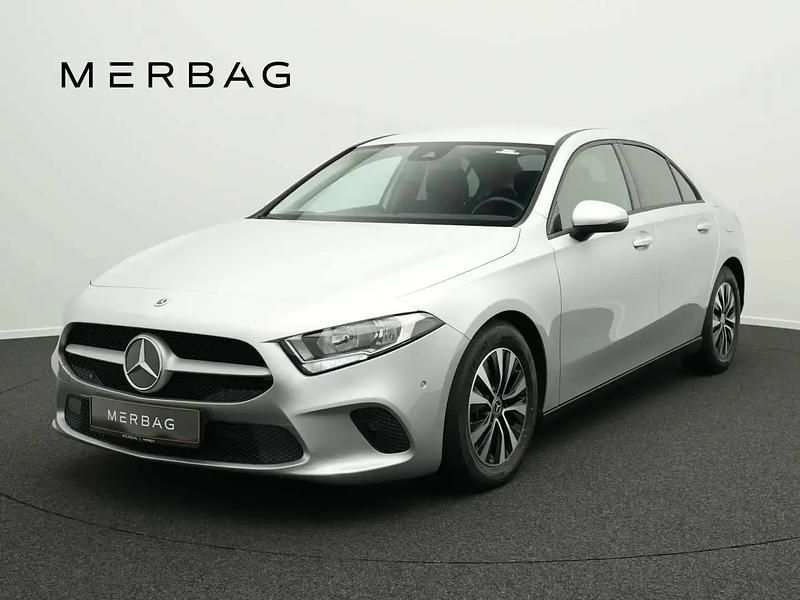 Argent Utilisé 2021 Mercedes A200 Berline | 23 579 € (Bon prix) - Image 1/4